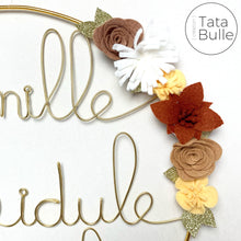 Charger l'image dans la galerie, Couronne Prénom Fleurie géante à personnaliser