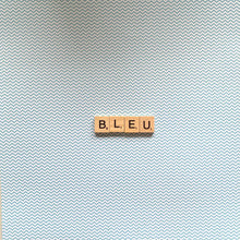 Charger l&#39;image dans la galerie, Cadre Scrabble Famille - Bois Clair